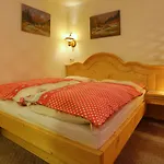 Apartments In Villa Flora *