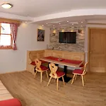 Apartma Apartments In Villa Flora Kranjska Gora