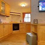 Apartma Apartments In Villa Flora
