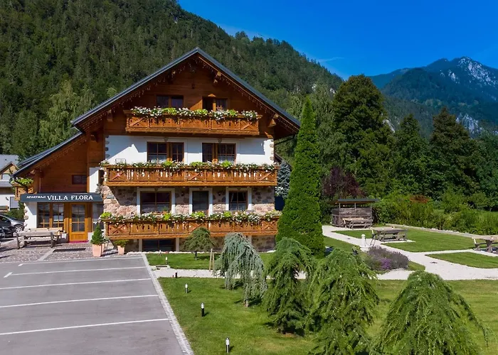 Apartments In Villa Flora *