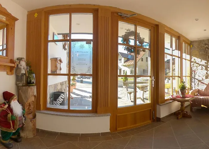 Apartments In Villa Flora *